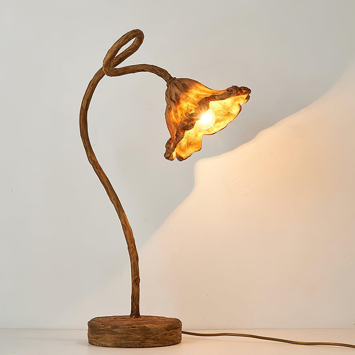 Artistic Lotus Leaf Portable lamp Table Lamp