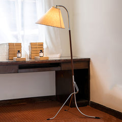 Tripod Arc Free-standing Lamp Floor Lamp