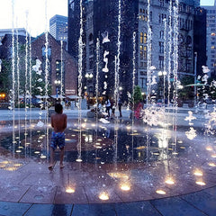 Landscape Decorative Lighting Waterproof LED Underwater Light for Swimming Pool